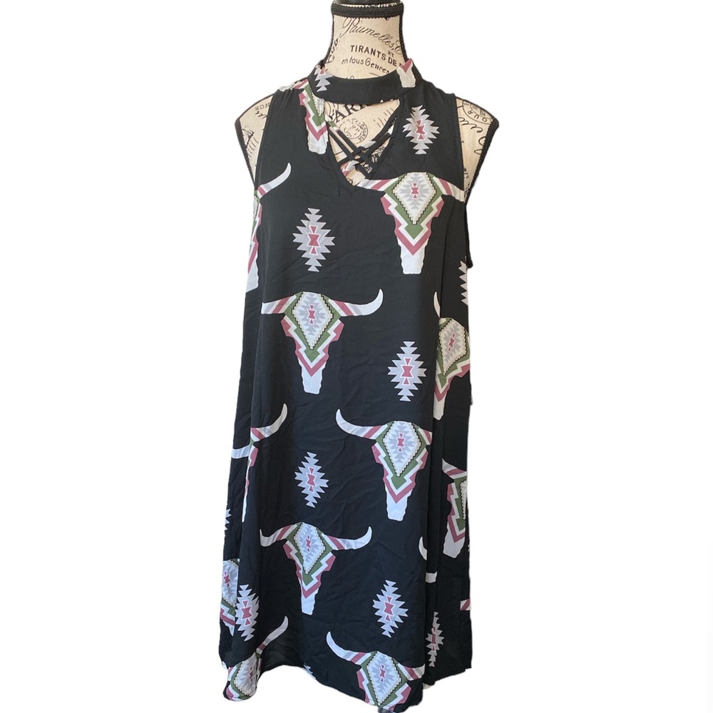 Beautiful dress and very stylish💕